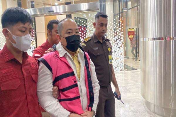 Tersangka Mantan Dirut Sritex Iwan Kurniawan Cairkan Kredit Bank Pakai Invoice Fiktif Tersangka Mantan Dirut Sritex Iwan Kurniawan Cairkan Kredit Bank Pakai Invoice Fiktif