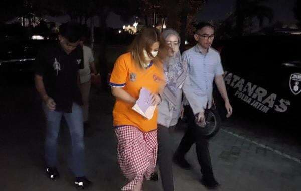 Jan Hwa Diana Ditetapkan Tersangka Penggelapan 108 Ijazah Eks Karyawan Jan Hwa Diana Ditetapkan Tersangka Penggelapan 108 Ijazah Eks Karyawan