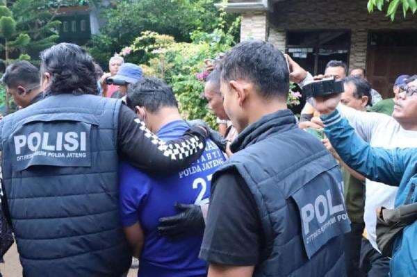 Modus Predator Seks di Jepara Jerat Puluhan Korban, Pakai Foto Palsu hingga Tebar Ancaman Modus Predator Seks di Jepara Jerat Puluhan Korban, Pakai Foto Palsu hingga Tebar Ancaman