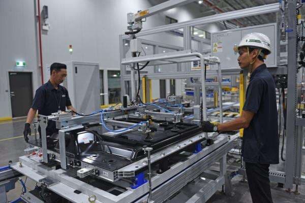 Terungkap! Pabrik Baterai Hyundai di Karawang: Lahirkan 120 Ribu Sel Penggerak Masa Depan Tiap Hari! Terungkap! Pabrik Baterai Hyundai di Karawang: Lahirkan 120 Ribu Sel Penggerak Masa Depan Tiap Hari!