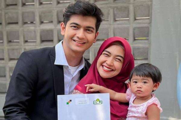 Teuku Ryan Tepis Isu Campur Tangan Orang Tua, Minta Ria Ricis Bijak soal Perhatian sang Mertua Teuku Ryan Tepis Isu Campur Tangan Orang Tua, Minta Ria Ricis Bijak soal Perhatian sang Mertua