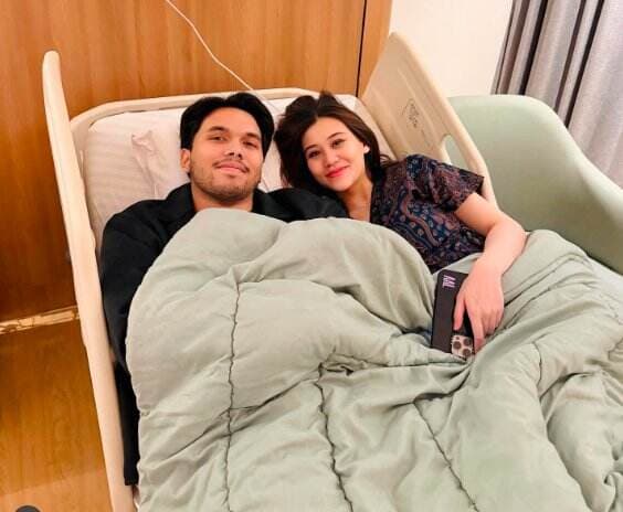 Thariq Halilintar Umumkan Aaliyah Massaid Jalani Persalinan Malam Ini, Sudah Siaga di Rumah Sakit Thariq Halilintar Umumkan Aaliyah Massaid Jalani Persalinan Malam Ini, Sudah Siaga di Rumah Sakit