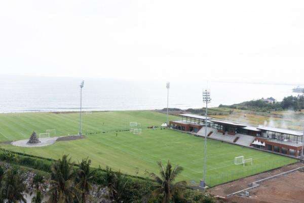 Thom Haye Tak Sabar Nikmati Surga Bali di TC Timnas Indonesia Thom Haye Tak Sabar Nikmati Surga Bali di TC Timnas Indonesia