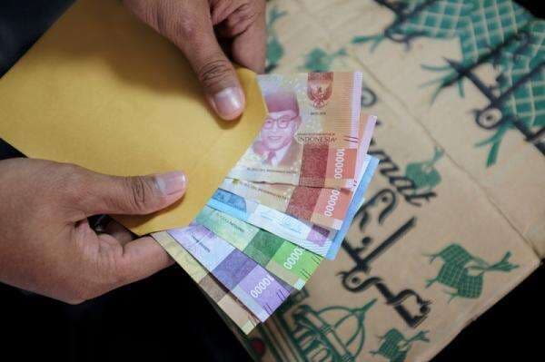 Kenapa Orang Indonesia Memberikan THR Setiap Lebaran? Ini Sejarahnya Kenapa Orang Indonesia Memberikan THR Setiap Lebaran? Ini Sejarahnya