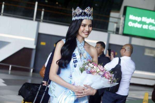 Tiba di Tanah Air, Miss World 2025 Opal Suchata Tak Sabar Menyaksikan Final Miss Indonesia 2025 Tiba di Tanah Air, Miss World 2025 Opal Suchata Tak Sabar Menyaksikan Final Miss Indonesia 2025
