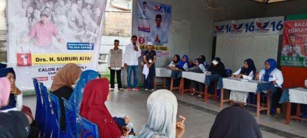 Tiga Caleg Partai Perindo Kunjungi Warga Cikarang Barat untuk Gelar Bazar Minyak Goreng Murah Tiga Caleg Partai Perindo Kunjungi Warga Cikarang Barat untuk Gelar Bazar Minyak Goreng Murah