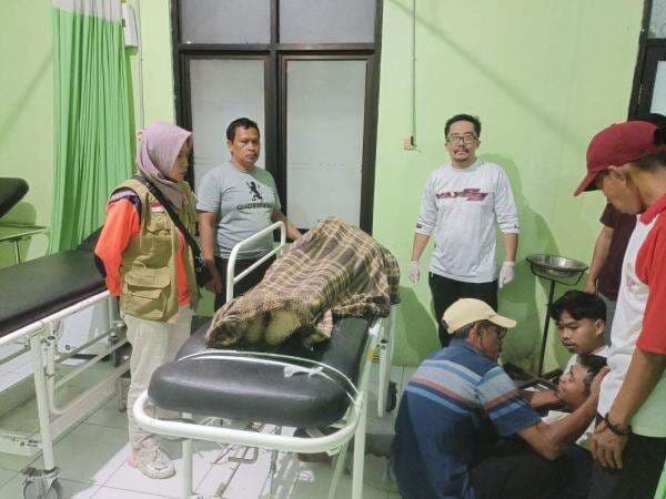 Tiga Wisatawan Digulung Ombak Pantai Karangseke, Satu Orang Tewas Tiga Wisatawan Digulung Ombak Pantai Karangseke, Satu Orang Tewas