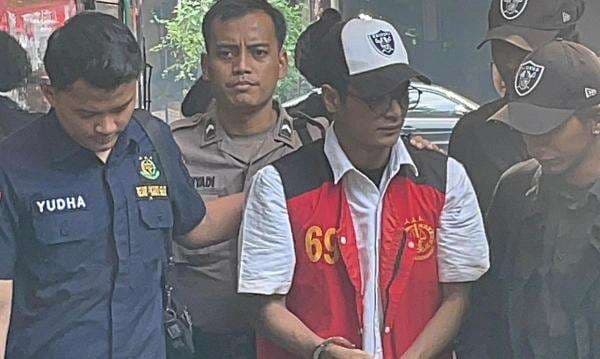 Alasan Fitri Salhuteru Mau Jadi Saksi Vadel Badjideh Atas Kasus Asusila Anak Nikita Mirzani Alasan Fitri Salhuteru Mau Jadi Saksi Vadel Badjideh Atas Kasus Asusila Anak Nikita Mirzani