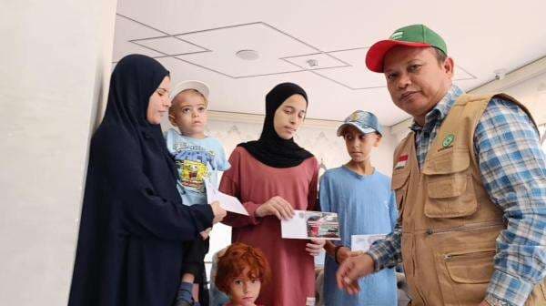 Tim MUI dan Wakil Ketua DPRD Kota Tangerang Kunjungi Pasien Kanker di King Hussein Cancer Center Tim MUI dan Wakil Ketua DPRD Kota Tangerang Kunjungi Pasien Kanker di King Hussein Cancer Center
