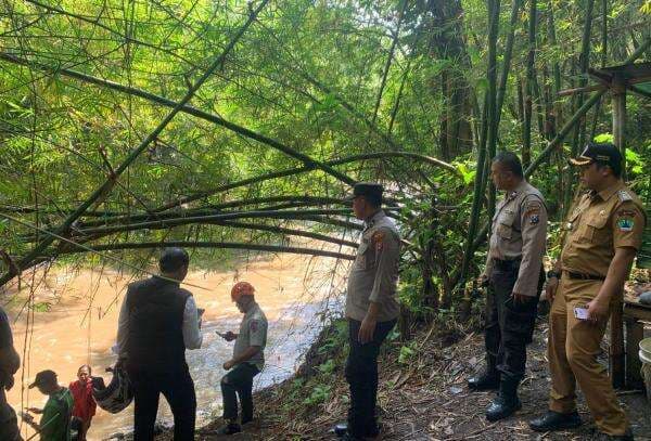 Dua Bocah Terseret Sungai Brantas Malang, Satu Orang Hilang Dua Bocah Terseret Sungai Brantas Malang, Satu Orang Hilang