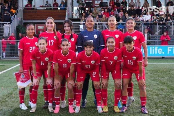 Timnas Putri Indonesia Tembus Semifinal Piala AFF Wanita 2024 Usai Kalahkan Malaysia, Begini Reaksi Gea Yumanda Timnas Putri Indonesia Tembus Semifinal Piala AFF Wanita 2024 Usai Kalahkan Malaysia, Begini Reaksi Gea Yumanda