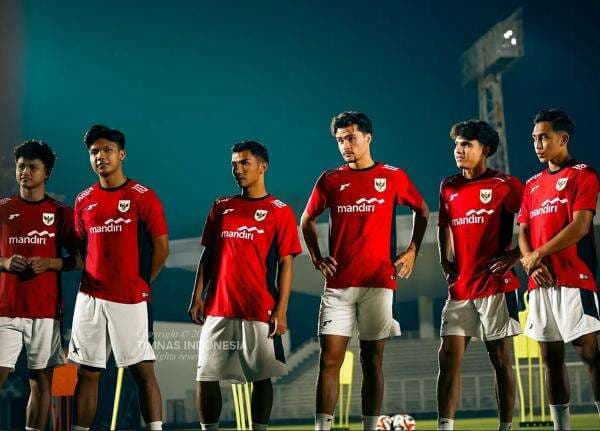 Resmi! Daftar 23 Pemain Timnas Indonesia U-23 di Piala AFF U-23 2025: Jens Raven Siap Jadi Tumpuan Resmi! Daftar 23 Pemain Timnas Indonesia U-23 di Piala AFF U-23 2025: Jens Raven Siap Jadi Tumpuan