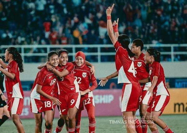 Hasil Timnas Putri Indonesia U-16 vs Malaysia di Piala AFF Putri U-16 2025: Menang 3-1, Garuda Pertiwi Muda ke Semifinal! Hasil Timnas Putri Indonesia U-16 vs Malaysia di Piala AFF Putri U-16 2025: Menang 3-1, Garuda Pertiwi Muda ke Semifinal!