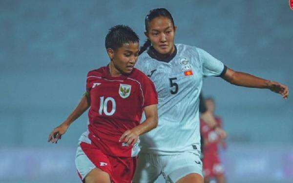 Dramatis! Pemain Kirgistan Banjir Air Mata Usai Dikalahkan Timnas Putri Indonesia Dramatis! Pemain Kirgistan Banjir Air Mata Usai Dikalahkan Timnas Putri Indonesia