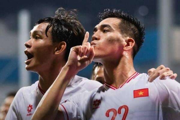 Timnas Vietnam Sesumbar Bakal Bantai Thailand 3-0 pada Leg 1 Final Piala AFF 2024 Timnas Vietnam Sesumbar Bakal Bantai Thailand 3-0 pada Leg 1 Final Piala AFF 2024