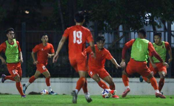 Klasemen Sementara Grup B Piala AFF U-23 2025: Timnas Vietnam U-23 Juru Kunci! Klasemen Sementara Grup B Piala AFF U-23 2025: Timnas Vietnam U-23 Juru Kunci!