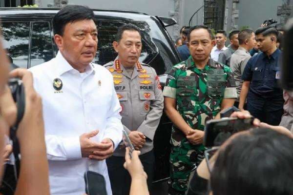 Tinjau Posko Pengamanan Idulfitri, Menko Polkam: Utamakan Pendekatan Humanis Tinjau Posko Pengamanan Idulfitri, Menko Polkam: Utamakan Pendekatan Humanis