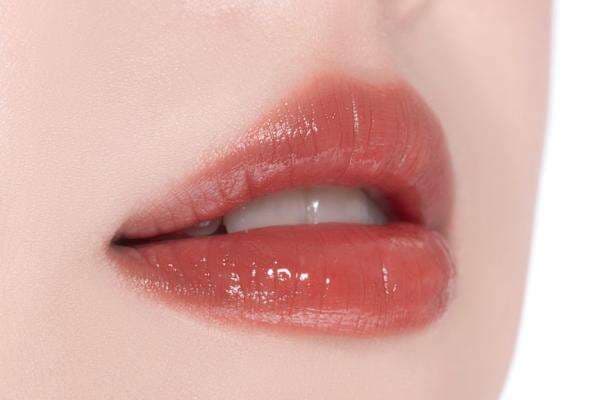 Tips Bibir Tetap Lembab dan Sehat Selama Beraktivitas Tips Bibir Tetap Lembab dan Sehat Selama Beraktivitas