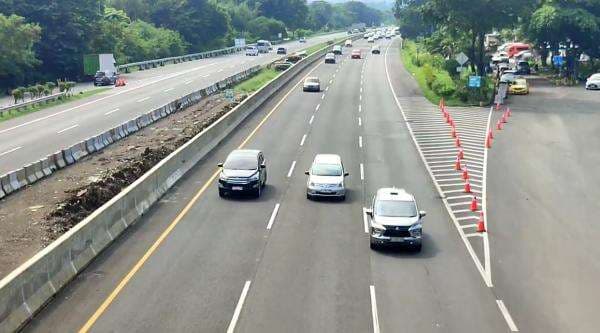 Tol Palikanci Ramai Lancar, Arus Balik Diprediksi Memuncak Sabtu-Minggu Tol Palikanci Ramai Lancar, Arus Balik Diprediksi Memuncak Sabtu-Minggu