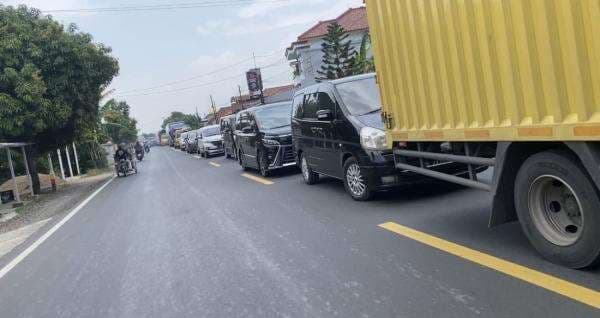Tol Cipali One Way, Jalur Pantura Cirebon Macet Parah Tol Cipali One Way, Jalur Pantura Cirebon Macet Parah