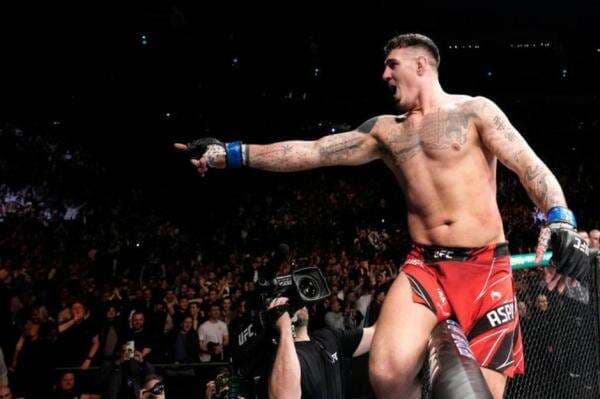 Tom Aspinall Sindir Pedas Jon Jones di UFC London: Dia Menghindariku! Tom Aspinall Sindir Pedas Jon Jones di UFC London: Dia Menghindariku!