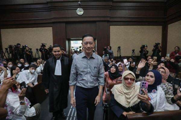 Tom Lembong Ungkap Kejanggalan Tuduhan Jaksa: Sudah tapi Belum, Iya tapi Enggak Tom Lembong Ungkap Kejanggalan Tuduhan Jaksa: Sudah tapi Belum, Iya tapi Enggak