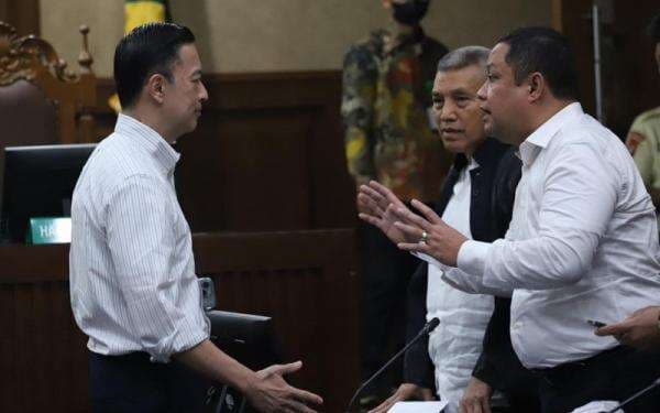 Tom Lembong Yakin Tidak Ada Kerugian Negara dari Impor Gula Tom Lembong Yakin Tidak Ada Kerugian Negara dari Impor Gula