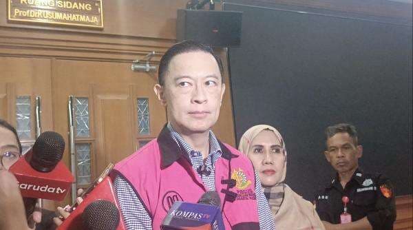 Tom Lembong Bacakan Pleidoi Kasus Importasi Gula Hari Ini Tom Lembong Bacakan Pleidoi Kasus Importasi Gula Hari Ini