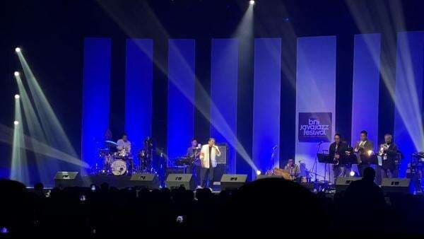 Tompi Gandeng Sang Putri Jamming Bareng di Java Jazz Festival 2025 Tompi Gandeng Sang Putri Jamming Bareng di Java Jazz Festival 2025