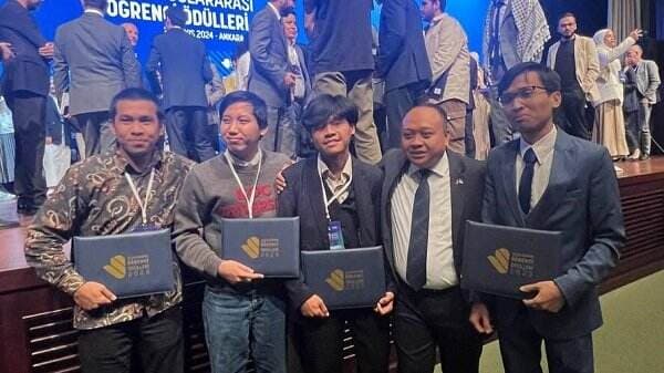 Torehan Prestasi Mahasiswa Indonesia Mengukir Jejak Inovasi dan Diplomasi Budaya di Turki Torehan Prestasi Mahasiswa Indonesia Mengukir Jejak Inovasi dan Diplomasi Budaya di Turki