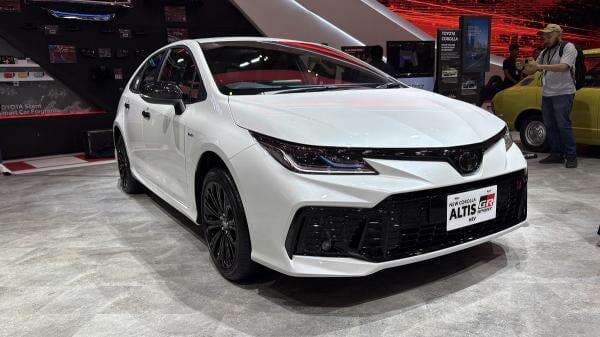 Toyota Corolla Altis Hybrid GR Sport Meluncur di GIIAS 2025 Toyota Corolla Altis Hybrid GR Sport Meluncur di GIIAS 2025
