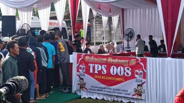 Hasil Pilkada Jabar di TPS Prabowo: Dedi Mulyadi-Erwan Setiawan Unggul Hasil Pilkada Jabar di TPS Prabowo: Dedi Mulyadi-Erwan Setiawan Unggul