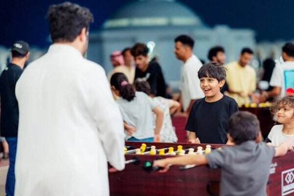 Tradisi Anak-Anak Arab Saudi di Malam bulan Ramadan: Salah Satunya Main Kartu