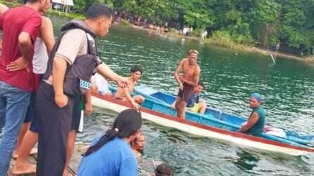 Tragis! Lansia Tewas Usai Terjatuh ke Danau Toba saat Beri Makan Ikan Tragis! Lansia Tewas Usai Terjatuh ke Danau Toba saat Beri Makan Ikan
