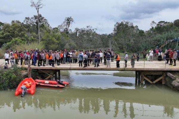 Truk Masuk Sungai 15 Orang Tewas di Pelalawan, Perusahaan Jelaskan Kronologi Truk Masuk Sungai 15 Orang Tewas di Pelalawan, Perusahaan Jelaskan Kronologi