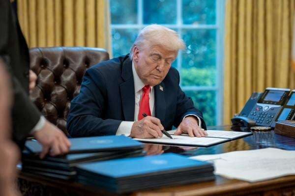 Trump Dikabarkan Akan Mengakui Palestina saat Berkunjung ke Arab Saudi Trump Dikabarkan Akan Mengakui Palestina saat Berkunjung ke Arab Saudi