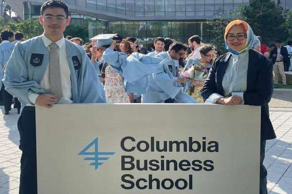 Tubagus Ghifari Putra Airin Rachmi Diany Raih Gelar Master dari Columbia dan NYU Tubagus Ghifari Putra Airin Rachmi Diany Raih Gelar Master dari Columbia dan NYU