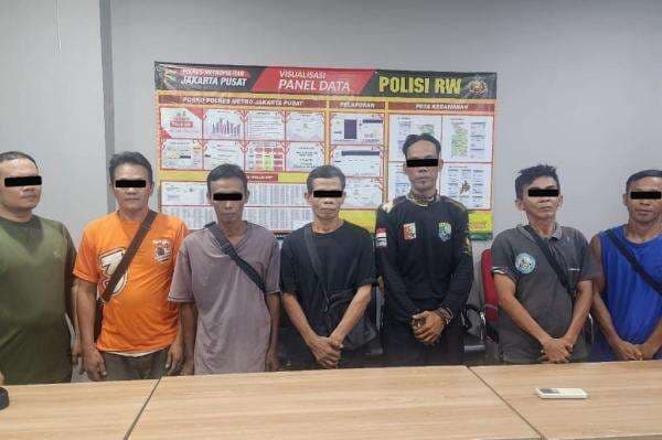 Komplotan Preman Berulah di Pasar Senen, Palak Warga yang Bayar Parkir Resmi Komplotan Preman Berulah di Pasar Senen, Palak Warga yang Bayar Parkir Resmi