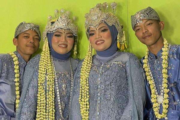 Unik! 2 Saudara Kembar di Bandung Kompak Gelar Resepsi Pernikahan Bersamaan Unik! 2 Saudara Kembar di Bandung Kompak Gelar Resepsi Pernikahan Bersamaan