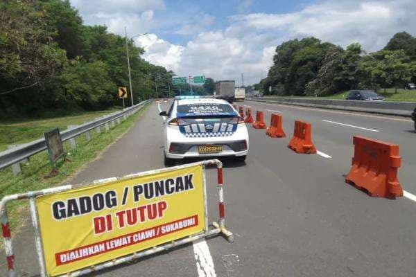 Update Jalur Puncak, One Way Diterapkan Arah Turun Update Jalur Puncak, One Way Diterapkan Arah Turun