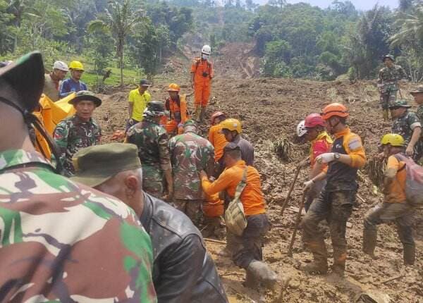 Update Korban Longsor Bandung Barat: 10 Orang Hilang, Tiga Ditemukan Meninggal