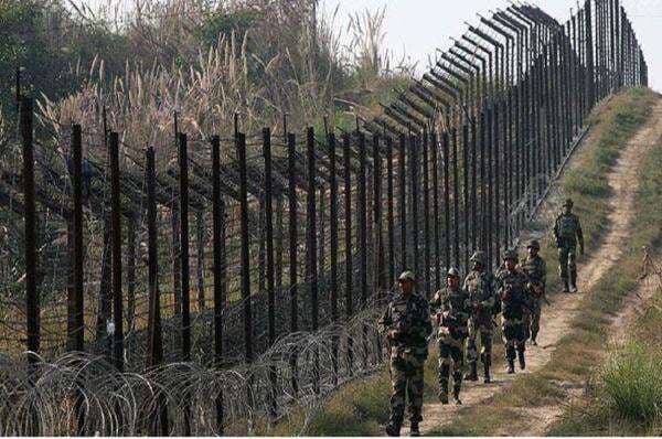 Usai Serangan Rudal, Tentara India dan Pakistan Baku Tembak di Kashmir Usai Serangan Rudal, Tentara India dan Pakistan Baku Tembak di Kashmir