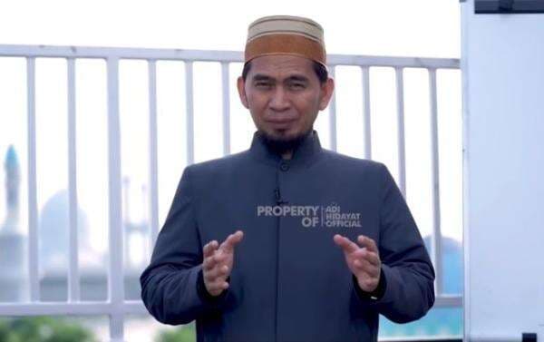 Ustadz Adi Hidayat: Kurban 1 Kambing Bisa untuk 1 Keluarga Ustadz Adi Hidayat: Kurban 1 Kambing Bisa untuk 1 Keluarga