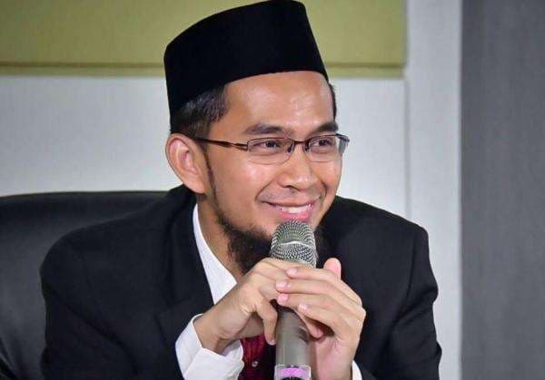 7 Amalan untuk Bisa ke Tanah Suci Menurut UAH 7 Amalan untuk Bisa ke Tanah Suci Menurut UAH