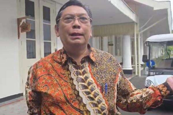Utut Adianto Temui Prabowo di Istana Negara Bahas RUU TNI Utut Adianto Temui Prabowo di Istana Negara Bahas RUU TNI