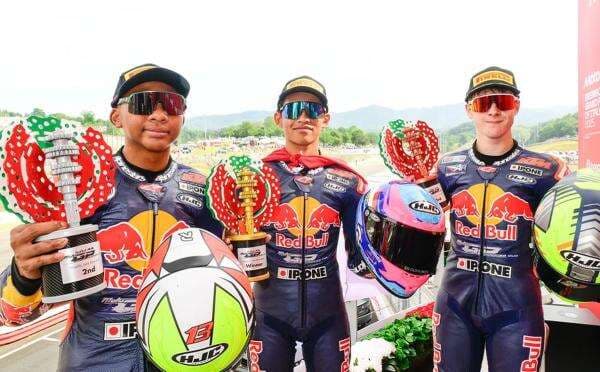 Bikin Bangga! Veda Ega Pratama Raih Kemenangan Kedua di Red Bull Rookies Cup Seri Italia! Bikin Bangga! Veda Ega Pratama Raih Kemenangan Kedua di Red Bull Rookies Cup Seri Italia!