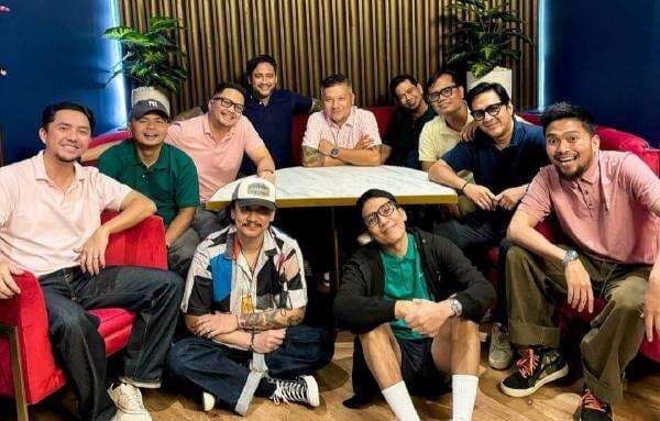 Vincent Rompies Kembali Kumpul dengan The Prediksi, Desta: Hilang Bukan Berarti Pergi Vincent Rompies Kembali Kumpul dengan The Prediksi, Desta: Hilang Bukan Berarti Pergi