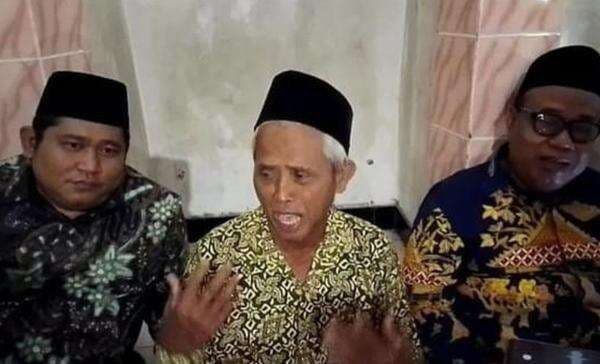 Viral! Tampar Murid, Guru Madin di Demak Dituntut Orangtua Bayar Denda Rp25 Juta Viral! Tampar Murid, Guru Madin di Demak Dituntut Orangtua Bayar Denda Rp25 Juta