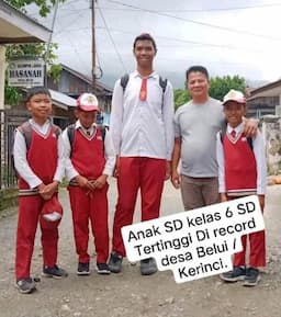 Viral! Anak SD di Kerinci Ini Tingginya 2 Meter, Disebut yang Tertinggi di Dunia      