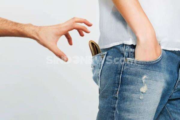 Viral Emak-Emak WNI di Paris Tangkap Copet, Pelaku Balikin Dompet Viral Emak-Emak WNI di Paris Tangkap Copet, Pelaku Balikin Dompet